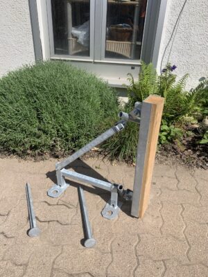 Abschalstütze mit Verstellmöglichkeit inkl. Erdnägel, Müba